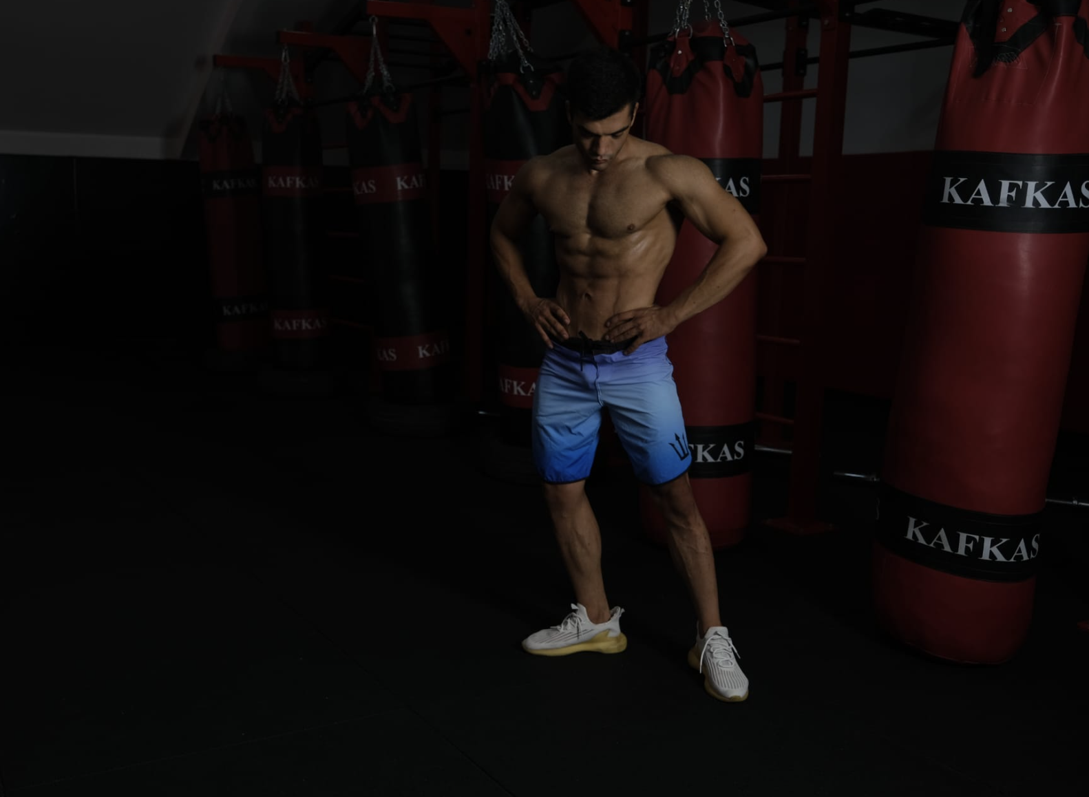 Remzi Karataş: Genç Yaşta Başarıya Ulaşan Fitness Atleti ve Lionswear48’in Kurucusu